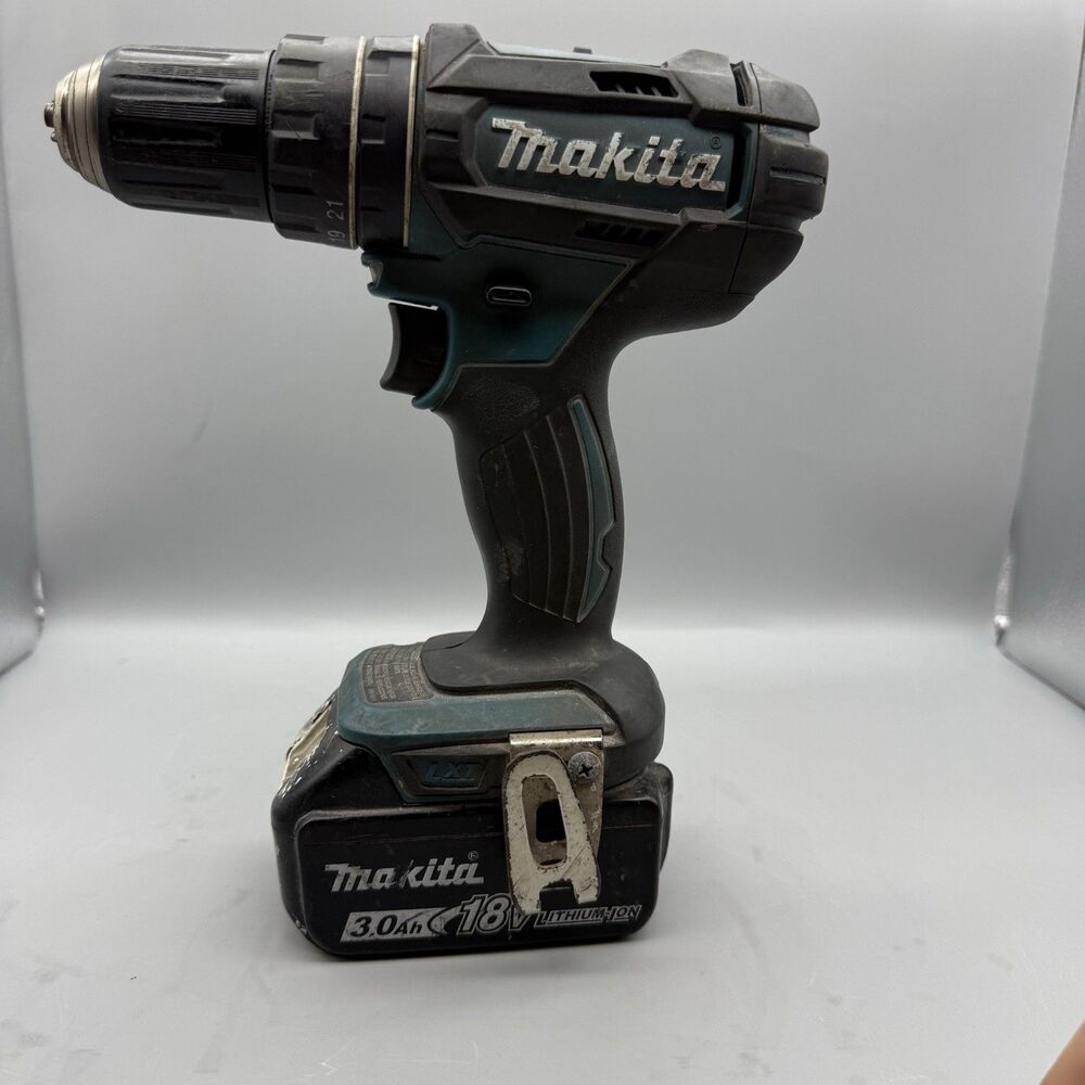 Makita 18V XPH10 Cordless 1/2 Battery Hammer Drill Driver & BL1830B & Charger
